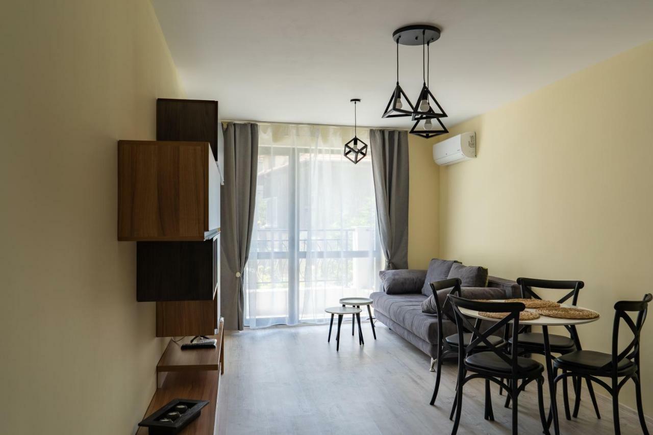 La Familia Apartments Varna Buitenkant foto