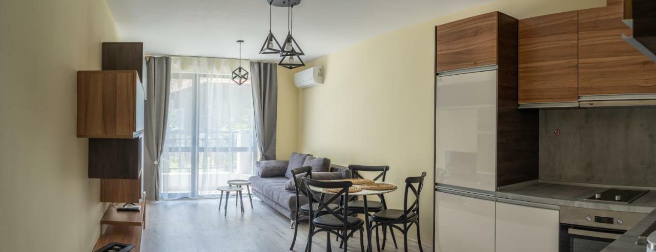 La Familia Apartments Varna Buitenkant foto