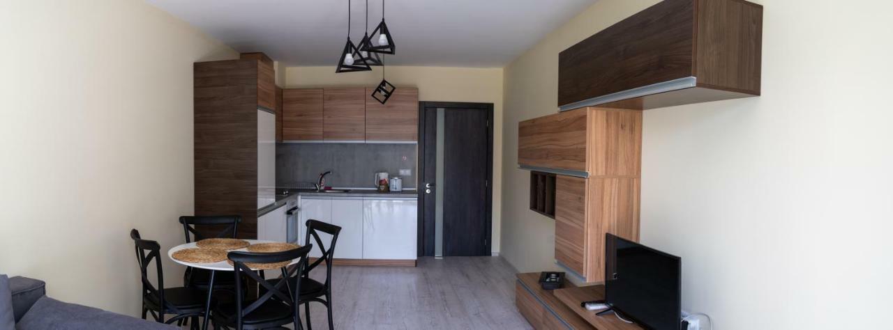 La Familia Apartments Varna Buitenkant foto
