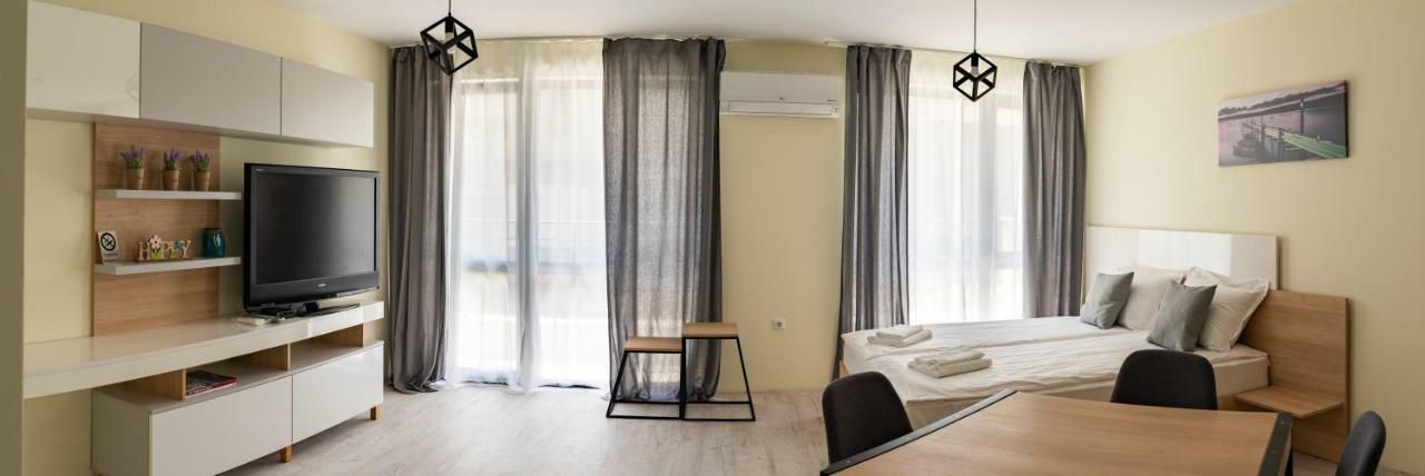 La Familia Apartments Varna Buitenkant foto
