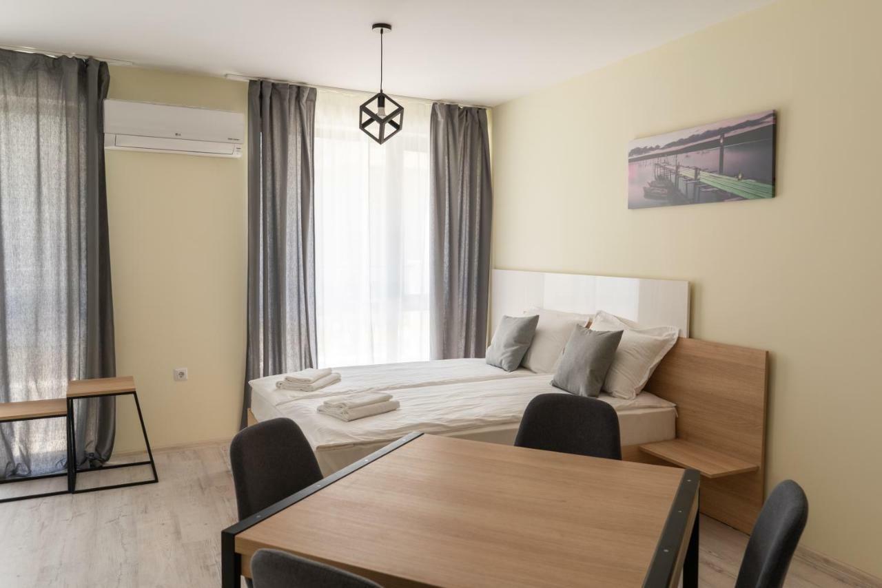 La Familia Apartments Varna Buitenkant foto