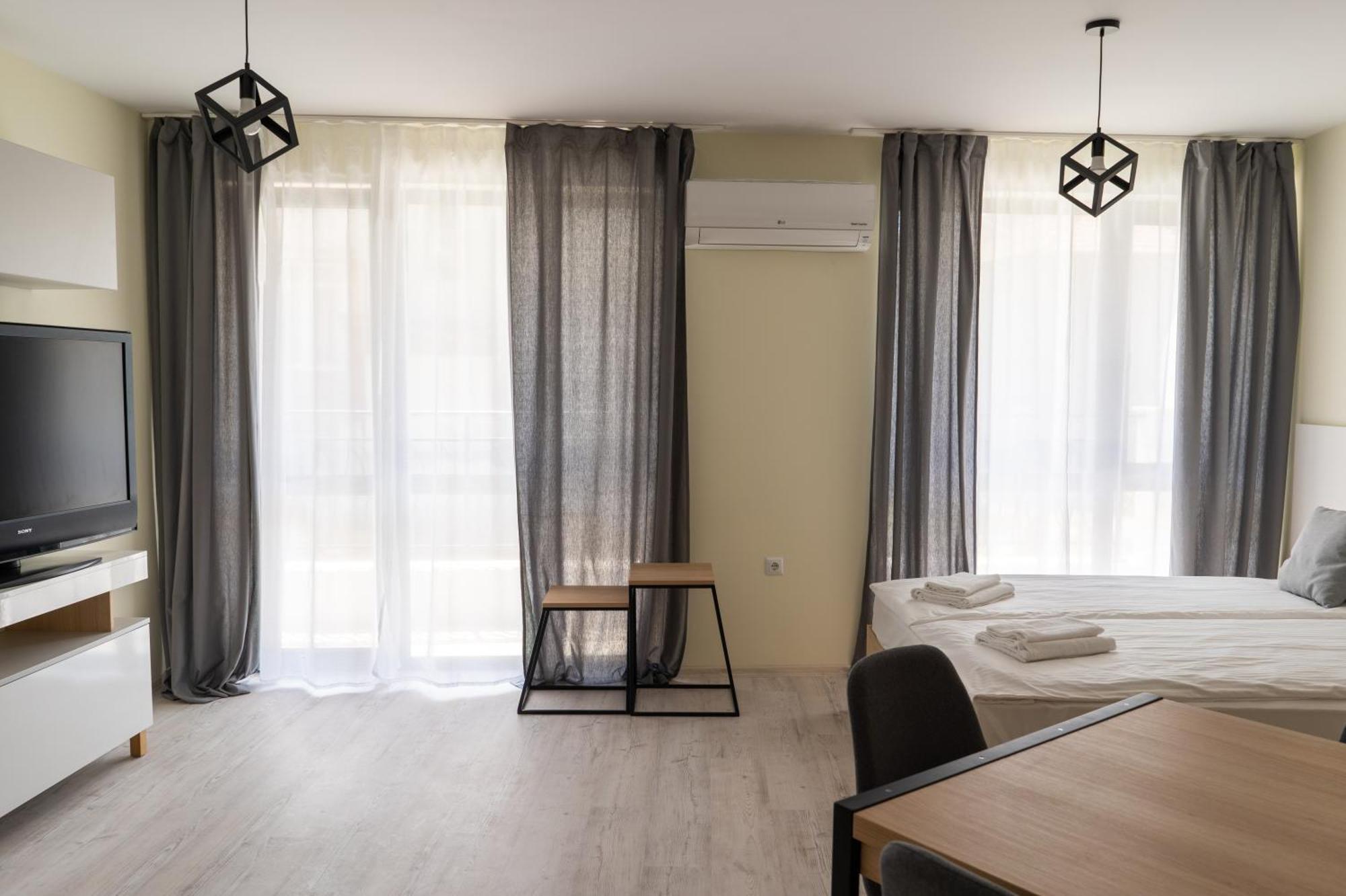 La Familia Apartments Varna Buitenkant foto