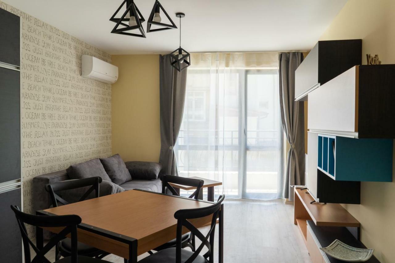 La Familia Apartments Varna Buitenkant foto