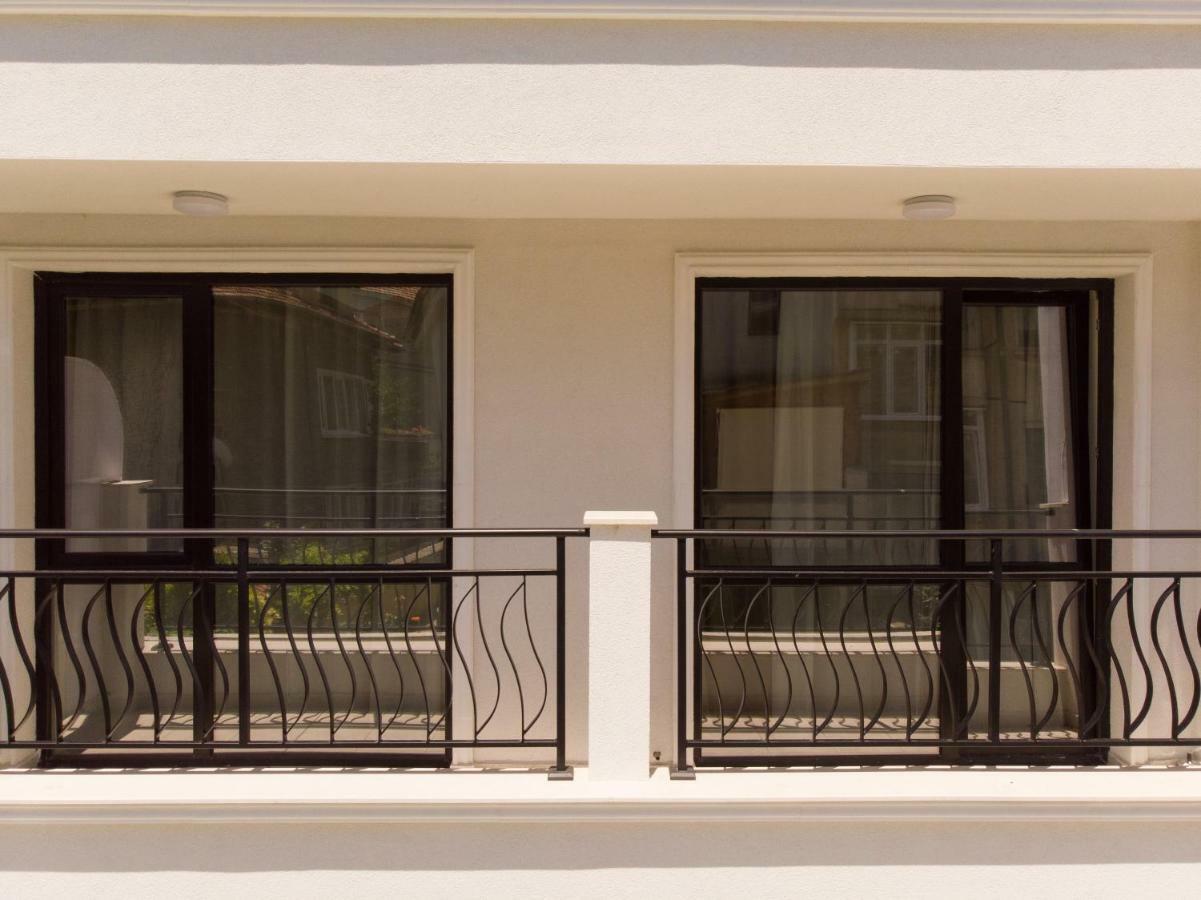 La Familia Apartments Varna Buitenkant foto