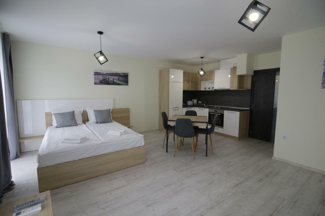 La Familia Apartments Varna Buitenkant foto
