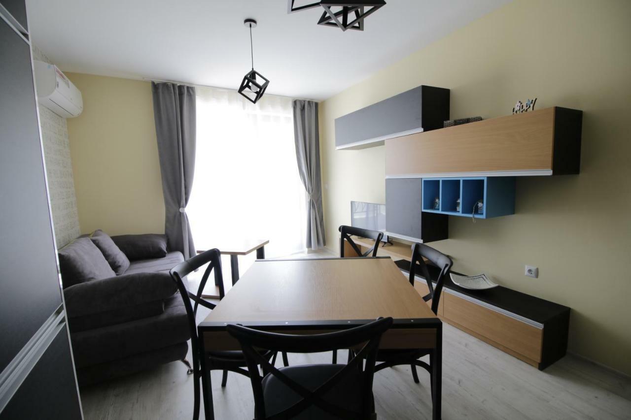 La Familia Apartments Varna Buitenkant foto