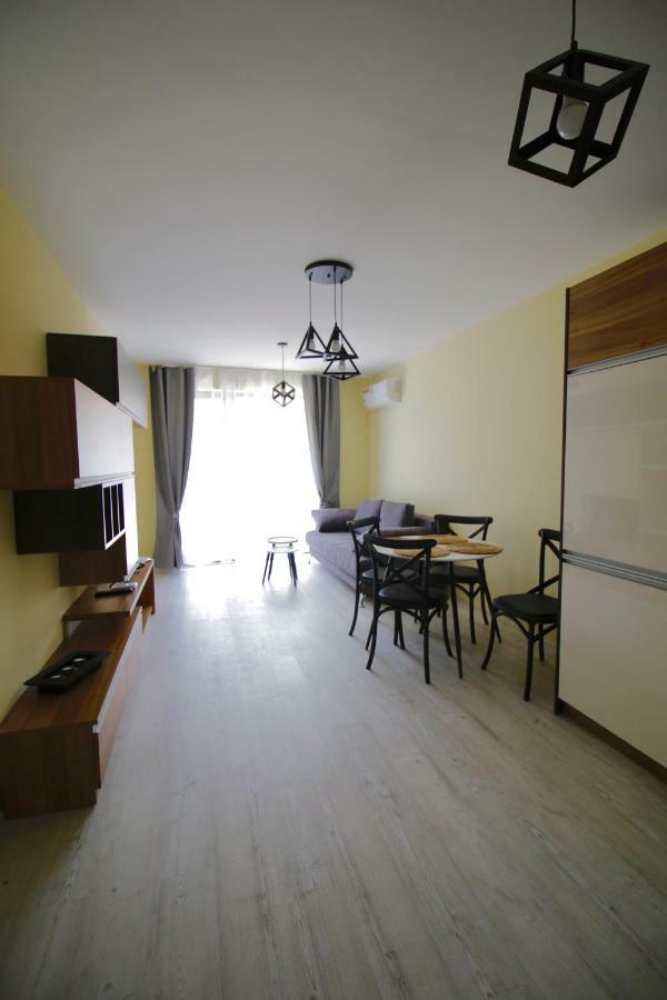 La Familia Apartments Varna Buitenkant foto