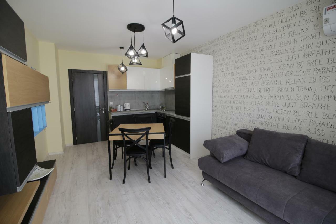 La Familia Apartments Varna Buitenkant foto